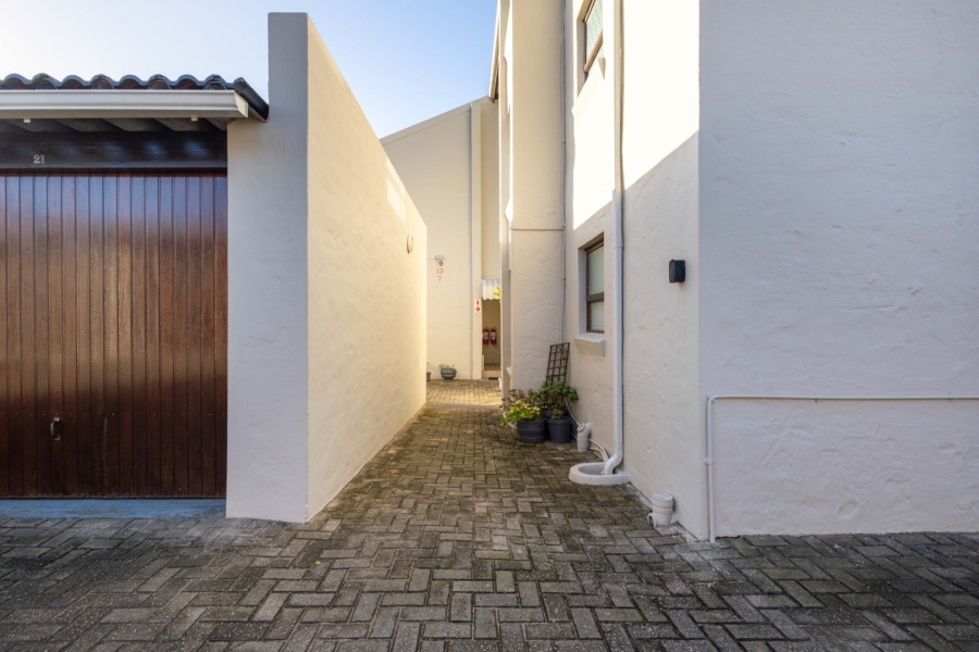 4 Bedroom Property for Sale in Bowtie Western Cape